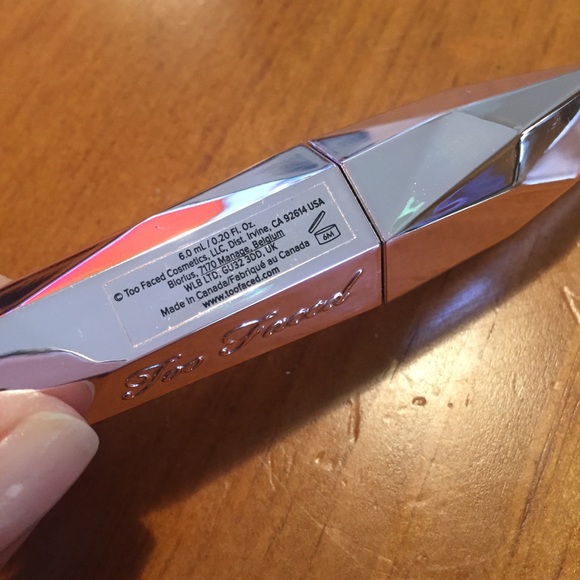 Too Faced Damn Girl 24 Hour Mascara - Picture 6 of 11